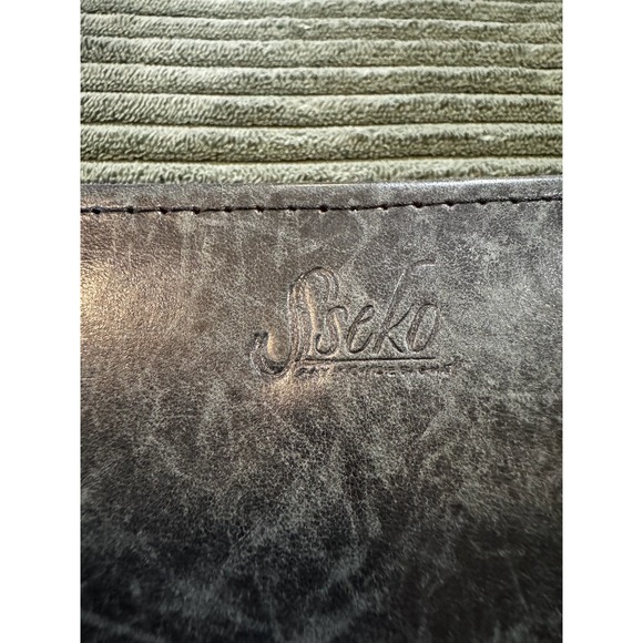 Sseko‎ Gray Distressed Leather Wristlet Clutch Wallet Zip Around Strap